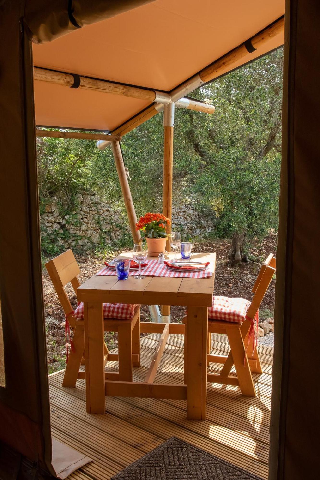 Hotel Domus Olea Glamping Ceglie Messapica Esterno foto